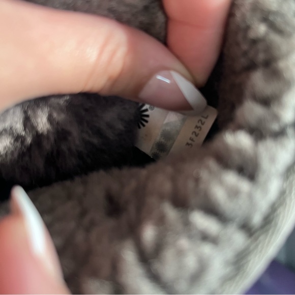 UGG Classic short grey boots sz: 6 - Picture 7 of 10